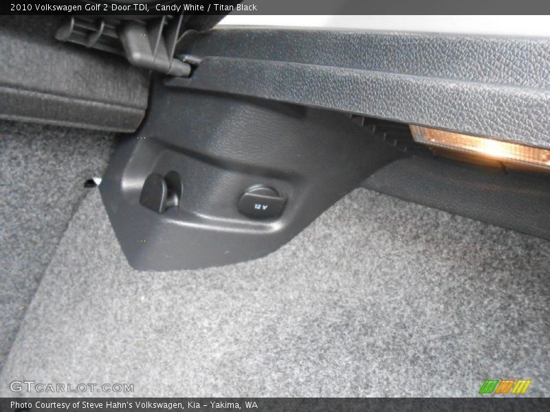 Candy White / Titan Black 2010 Volkswagen Golf 2 Door TDI