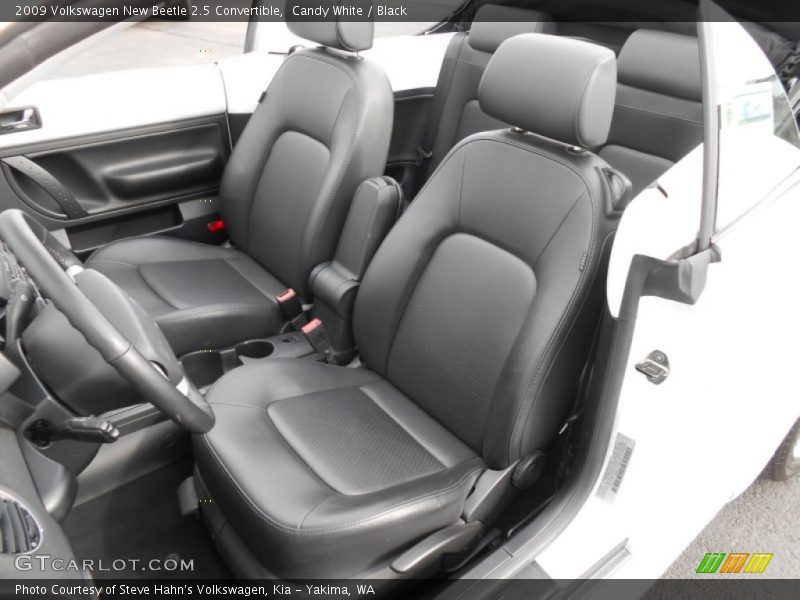 Front Seat of 2009 New Beetle 2.5 Convertible
