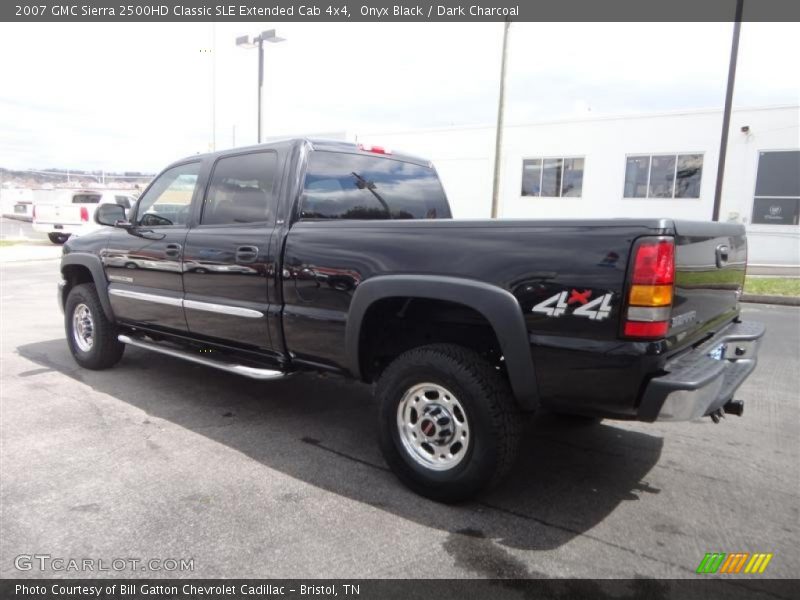 Onyx Black / Dark Charcoal 2007 GMC Sierra 2500HD Classic SLE Extended Cab 4x4