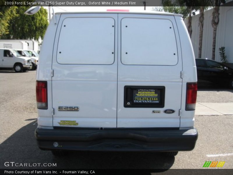Oxford White / Medium Flint 2009 Ford E Series Van E250 Super Duty Cargo