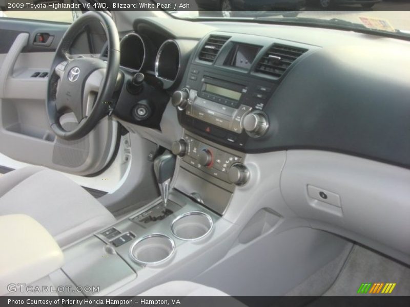Blizzard White Pearl / Ash 2009 Toyota Highlander V6 4WD