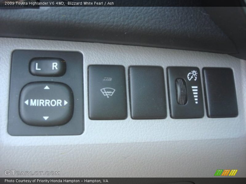 Blizzard White Pearl / Ash 2009 Toyota Highlander V6 4WD