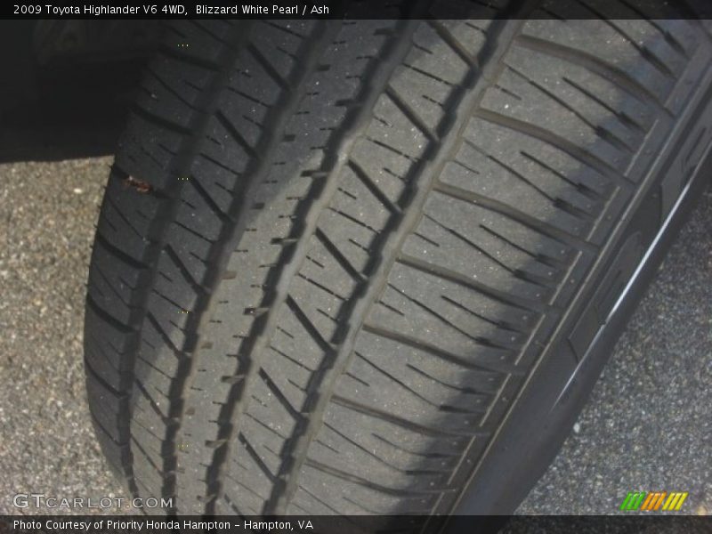 Blizzard White Pearl / Ash 2009 Toyota Highlander V6 4WD