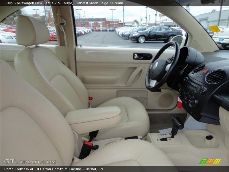 Harvest Moon Beige / Cream 2009 Volkswagen New Beetle 2.5 Coupe
