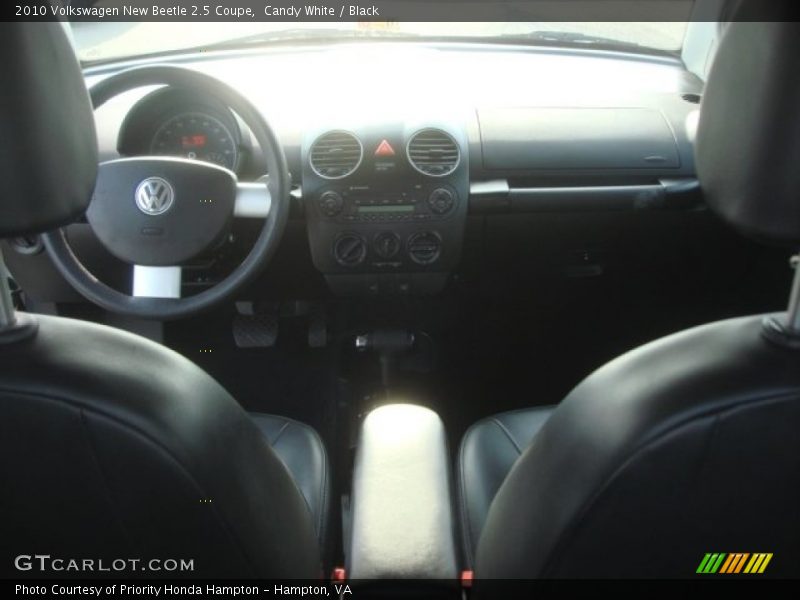 Candy White / Black 2010 Volkswagen New Beetle 2.5 Coupe