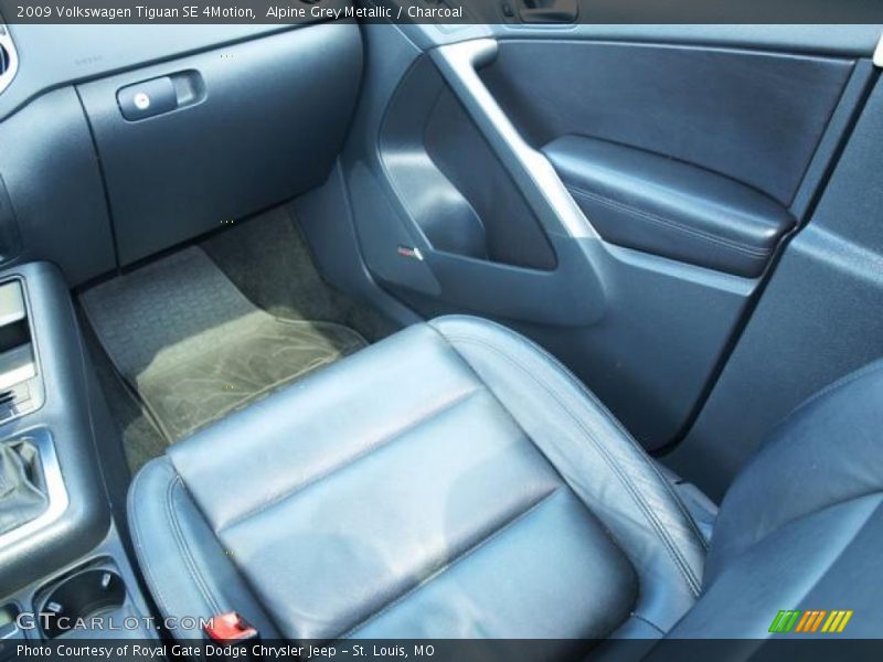 Alpine Grey Metallic / Charcoal 2009 Volkswagen Tiguan SE 4Motion