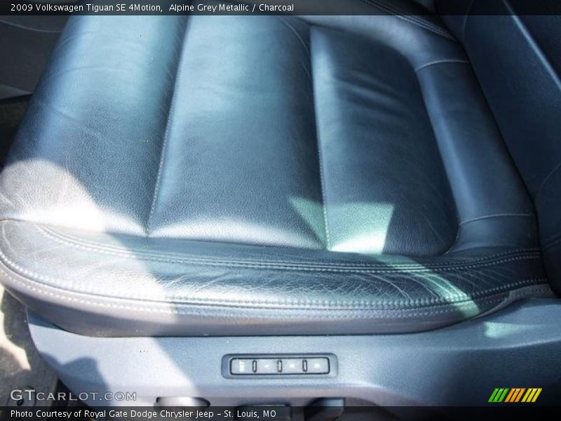 Alpine Grey Metallic / Charcoal 2009 Volkswagen Tiguan SE 4Motion