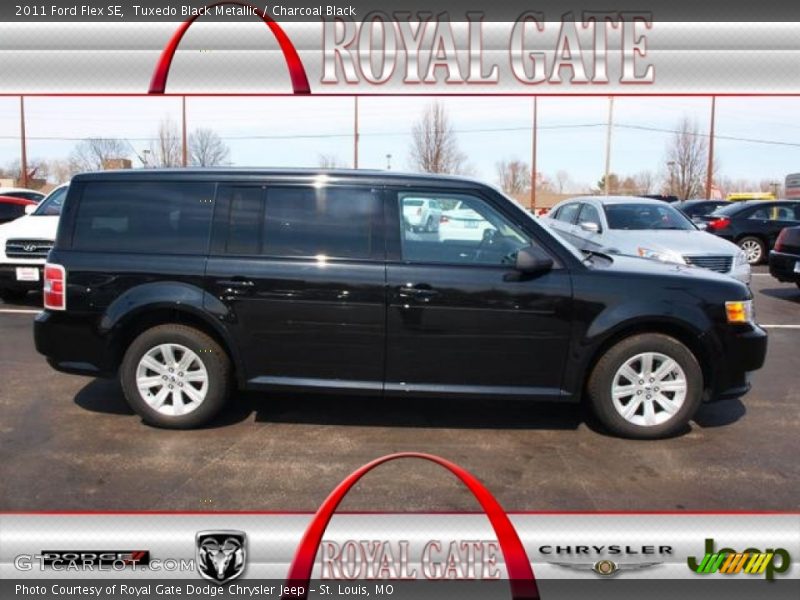 Tuxedo Black Metallic / Charcoal Black 2011 Ford Flex SE