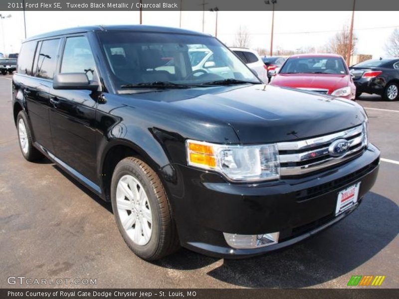 Tuxedo Black Metallic / Charcoal Black 2011 Ford Flex SE