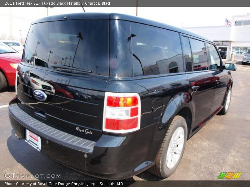 Tuxedo Black Metallic / Charcoal Black 2011 Ford Flex SE