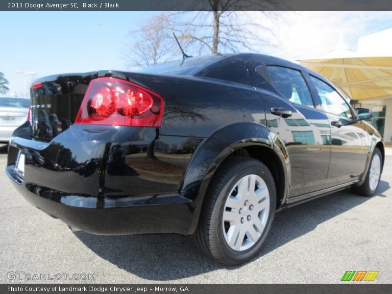 Black / Black 2013 Dodge Avenger SE