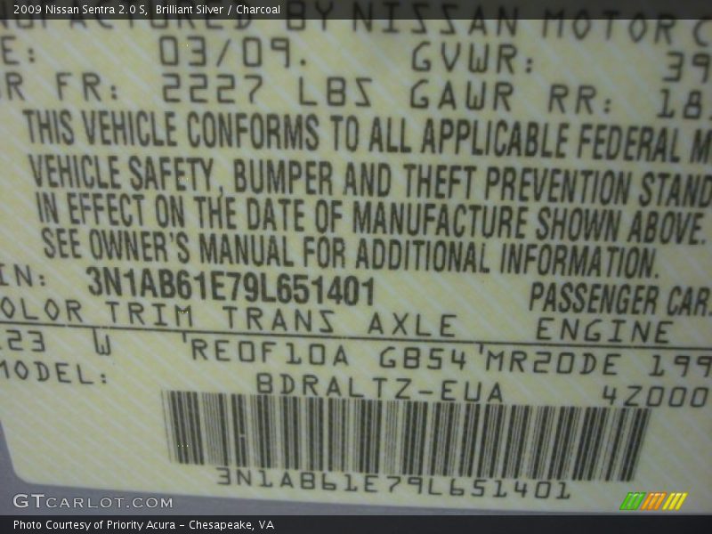 Brilliant Silver / Charcoal 2009 Nissan Sentra 2.0 S