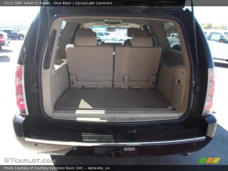 Onyx Black / Cocoa/Light Cashmere 2011 GMC Yukon XL Denali