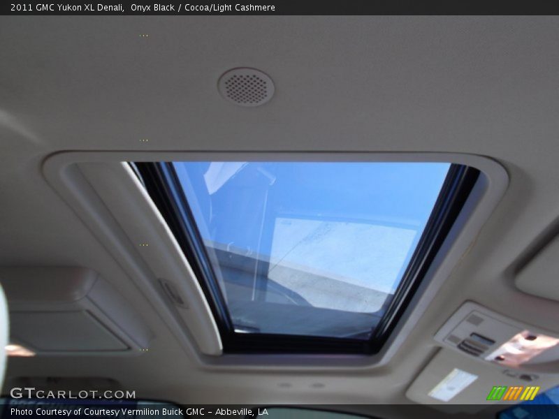 Onyx Black / Cocoa/Light Cashmere 2011 GMC Yukon XL Denali