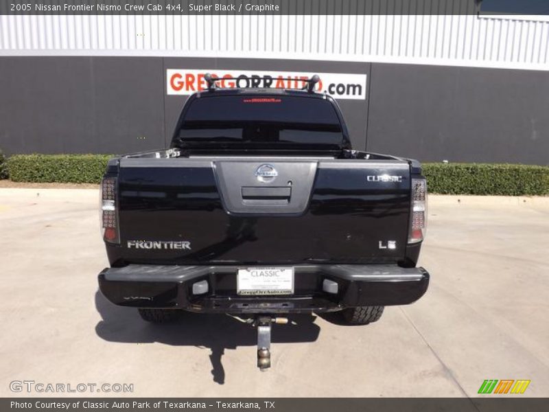 Super Black / Graphite 2005 Nissan Frontier Nismo Crew Cab 4x4