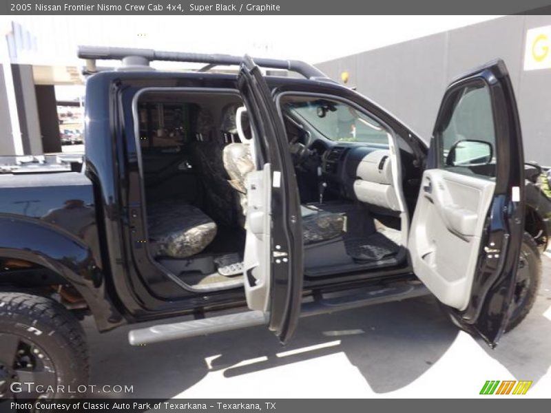 Super Black / Graphite 2005 Nissan Frontier Nismo Crew Cab 4x4