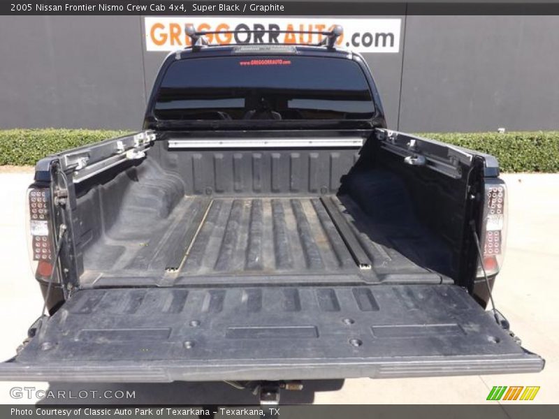 Super Black / Graphite 2005 Nissan Frontier Nismo Crew Cab 4x4