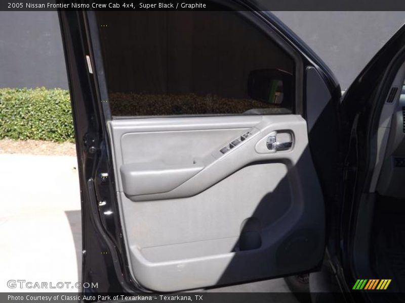 Super Black / Graphite 2005 Nissan Frontier Nismo Crew Cab 4x4