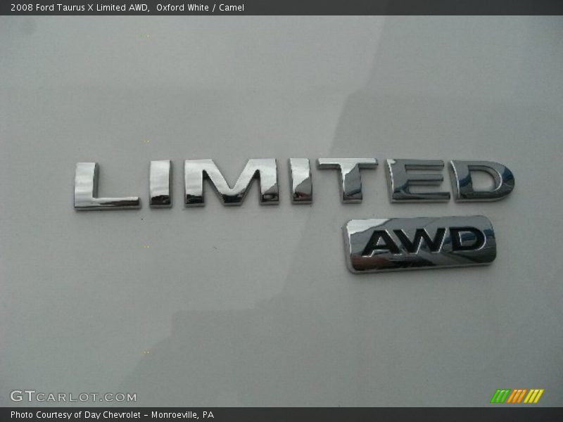 Oxford White / Camel 2008 Ford Taurus X Limited AWD