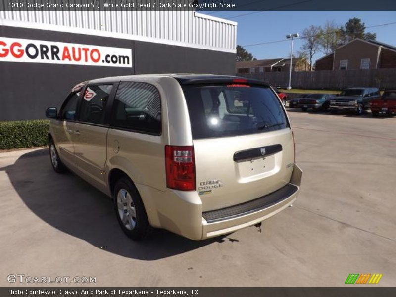 White Gold Pearl / Dark Slate Gray/Light Shale 2010 Dodge Grand Caravan SE