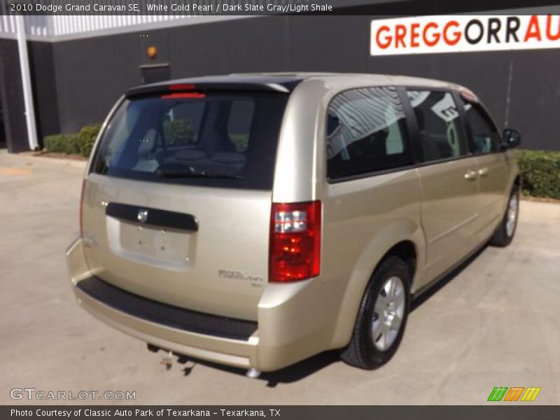 White Gold Pearl / Dark Slate Gray/Light Shale 2010 Dodge Grand Caravan SE