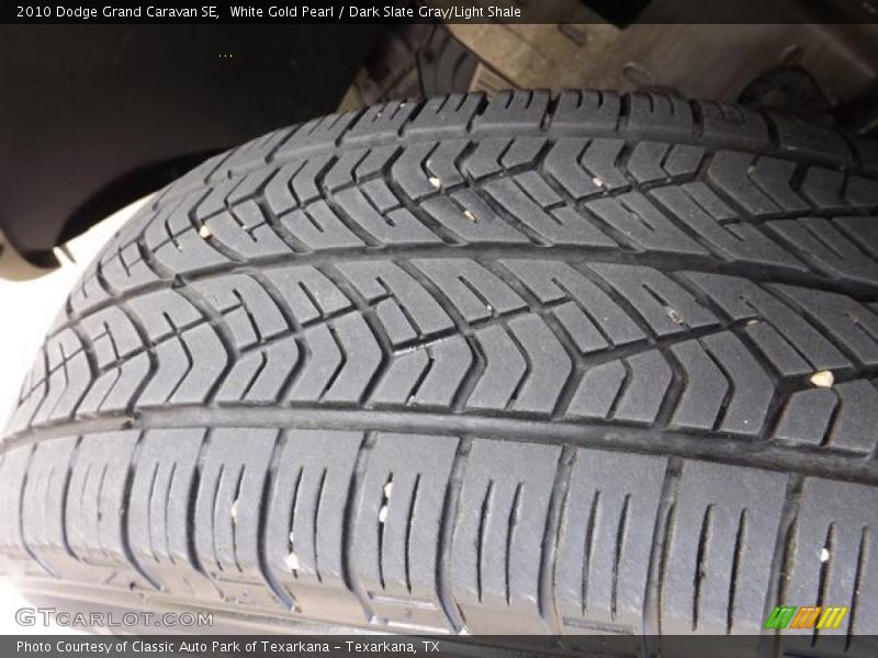 White Gold Pearl / Dark Slate Gray/Light Shale 2010 Dodge Grand Caravan SE