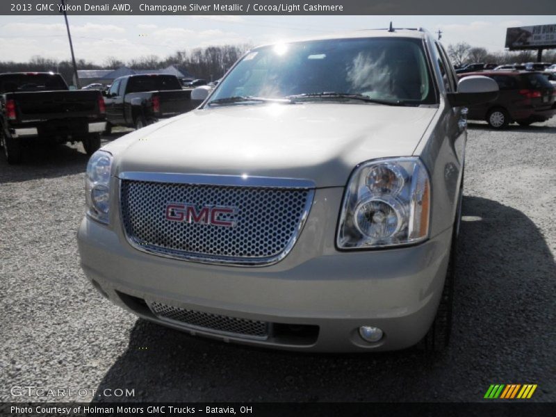 Champagne Silver Metallic / Cocoa/Light Cashmere 2013 GMC Yukon Denali AWD