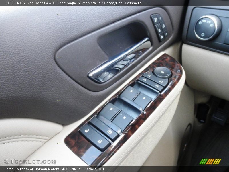 Champagne Silver Metallic / Cocoa/Light Cashmere 2013 GMC Yukon Denali AWD