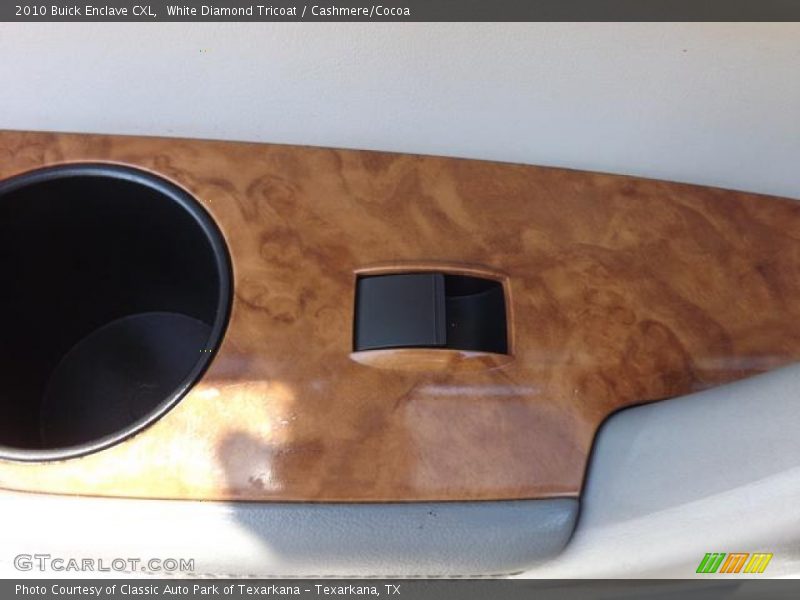 White Diamond Tricoat / Cashmere/Cocoa 2010 Buick Enclave CXL