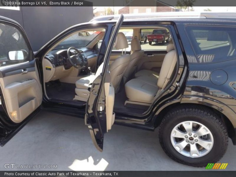 Ebony Black / Beige 2009 Kia Borrego LX V6