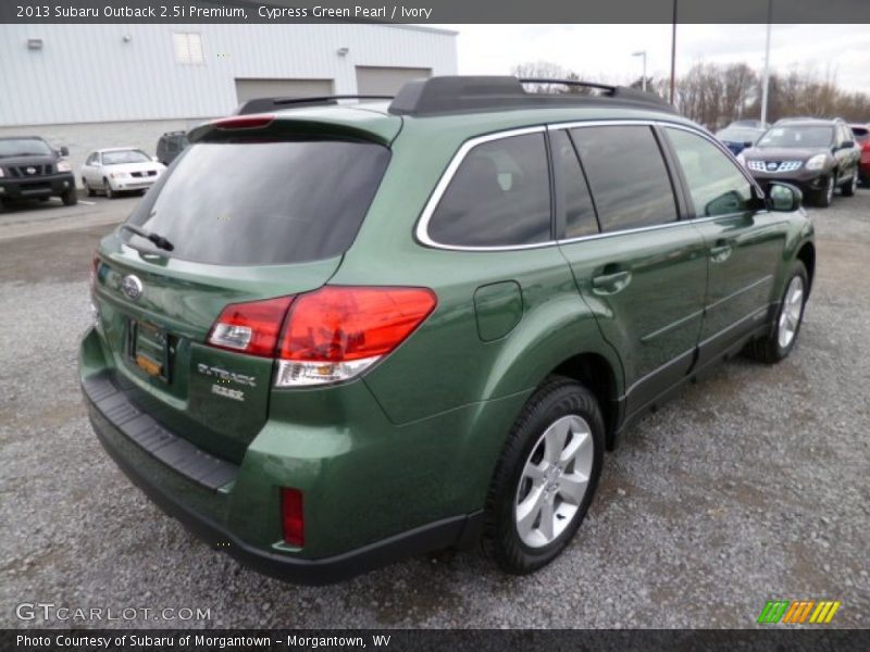 Cypress Green Pearl / Ivory 2013 Subaru Outback 2.5i Premium