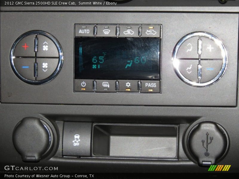 Controls of 2012 Sierra 2500HD SLE Crew Cab
