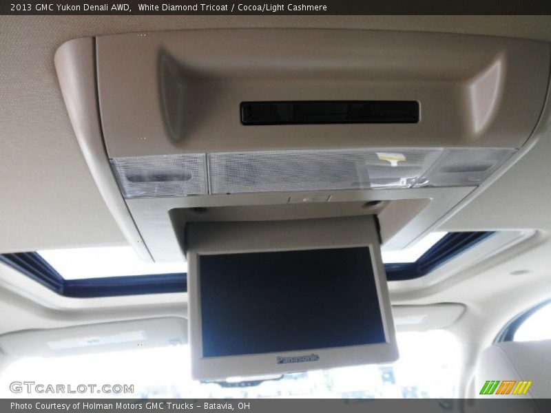 White Diamond Tricoat / Cocoa/Light Cashmere 2013 GMC Yukon Denali AWD