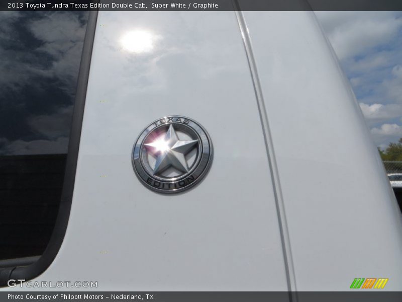 Super White / Graphite 2013 Toyota Tundra Texas Edition Double Cab