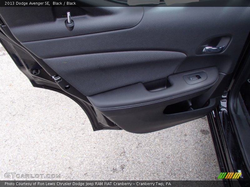 Black / Black 2013 Dodge Avenger SE