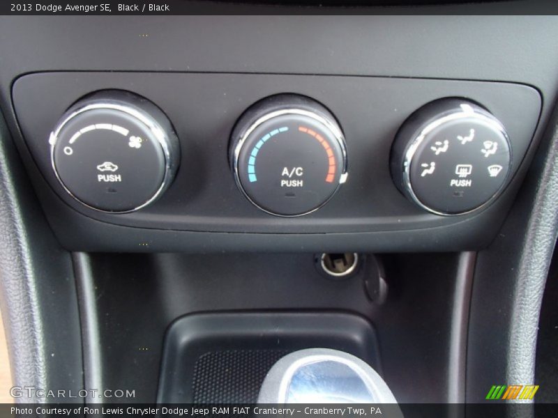 Black / Black 2013 Dodge Avenger SE