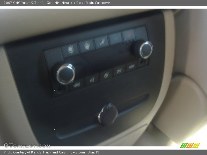 Gold Mist Metallic / Cocoa/Light Cashmere 2007 GMC Yukon SLT 4x4