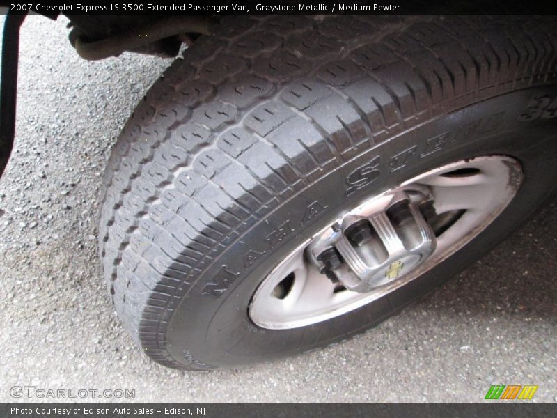 Graystone Metallic / Medium Pewter 2007 Chevrolet Express LS 3500 Extended Passenger Van