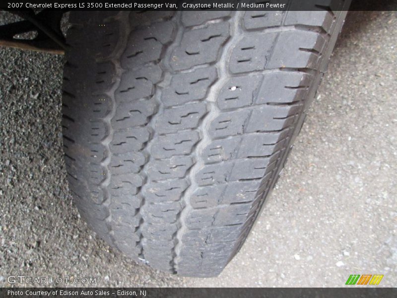 Graystone Metallic / Medium Pewter 2007 Chevrolet Express LS 3500 Extended Passenger Van