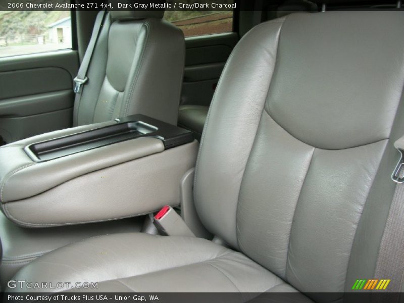 Dark Gray Metallic / Gray/Dark Charcoal 2006 Chevrolet Avalanche Z71 4x4