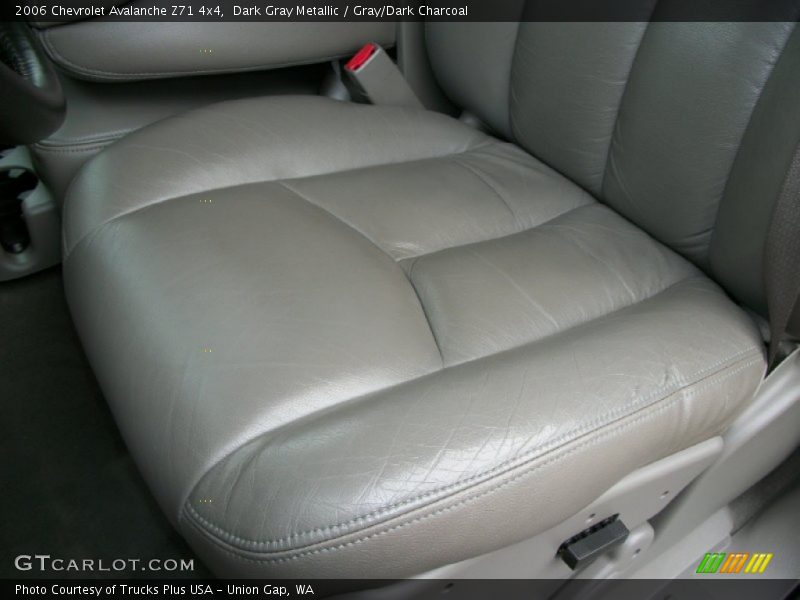 Dark Gray Metallic / Gray/Dark Charcoal 2006 Chevrolet Avalanche Z71 4x4