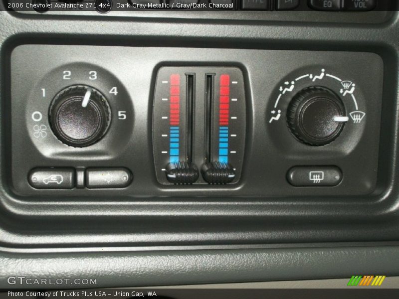 Dark Gray Metallic / Gray/Dark Charcoal 2006 Chevrolet Avalanche Z71 4x4