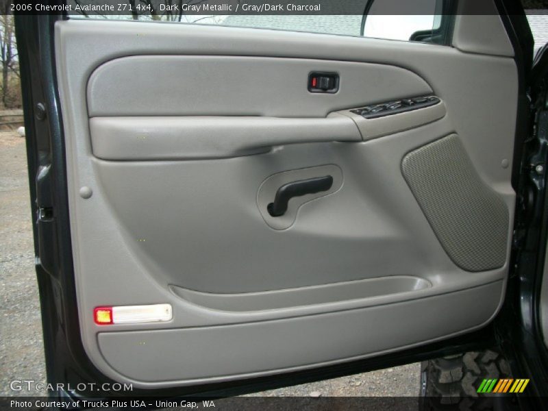 Dark Gray Metallic / Gray/Dark Charcoal 2006 Chevrolet Avalanche Z71 4x4