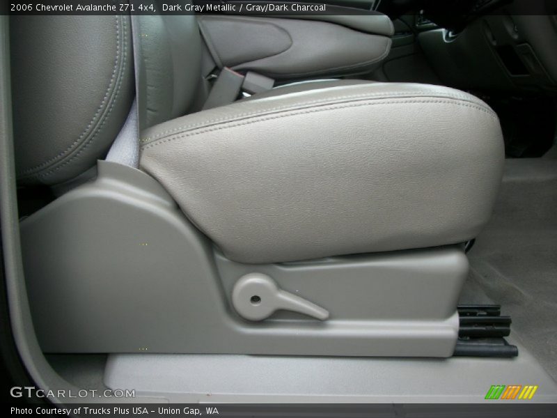 Dark Gray Metallic / Gray/Dark Charcoal 2006 Chevrolet Avalanche Z71 4x4