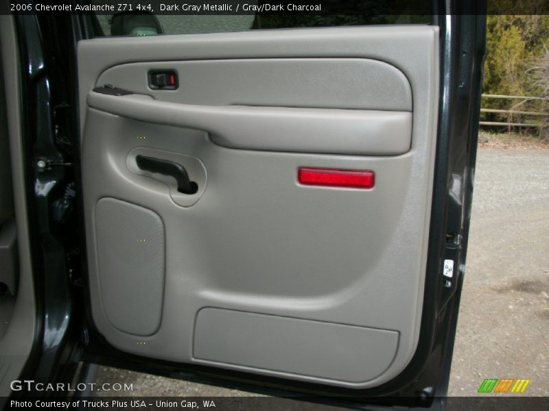 Dark Gray Metallic / Gray/Dark Charcoal 2006 Chevrolet Avalanche Z71 4x4