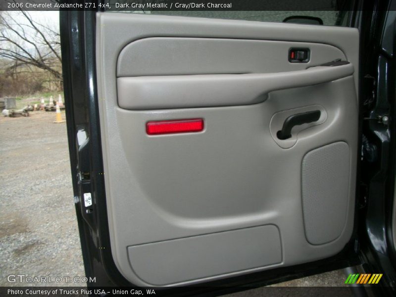 Dark Gray Metallic / Gray/Dark Charcoal 2006 Chevrolet Avalanche Z71 4x4
