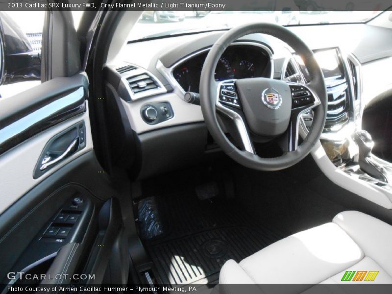Gray Flannel Metallic / Light Titanium/Ebony 2013 Cadillac SRX Luxury FWD