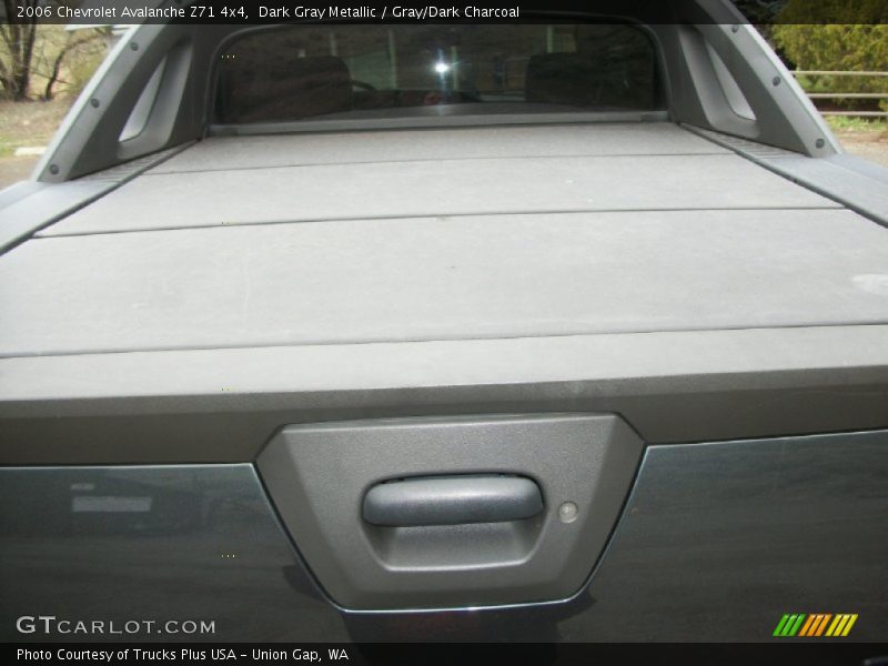 Dark Gray Metallic / Gray/Dark Charcoal 2006 Chevrolet Avalanche Z71 4x4
