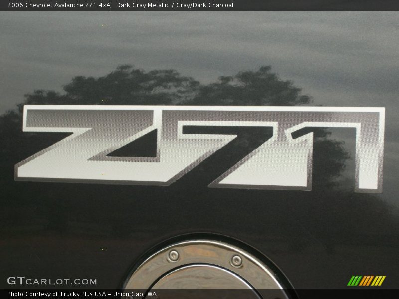 Dark Gray Metallic / Gray/Dark Charcoal 2006 Chevrolet Avalanche Z71 4x4