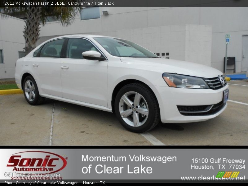 Candy White / Titan Black 2012 Volkswagen Passat 2.5L SE
